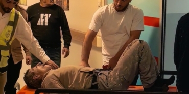 Duvardan düşen işçi yaralandı