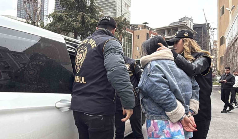 Avcılar’da tokatla başlayan tartışma cinayetle bitti: 1’i kadın 3 şüpheli gözaltına alındı