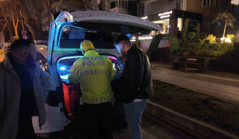 Kadıköy’de alkollü sürücü ekiplere zorluk çıkardı