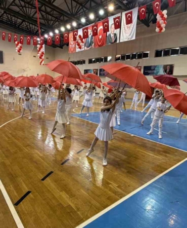 Edremit’te 23 Nisan gururu