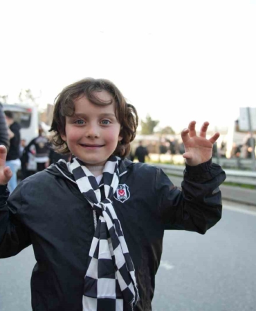 Beşiktaşlı taraftarlar derbi için Kadıköy’de