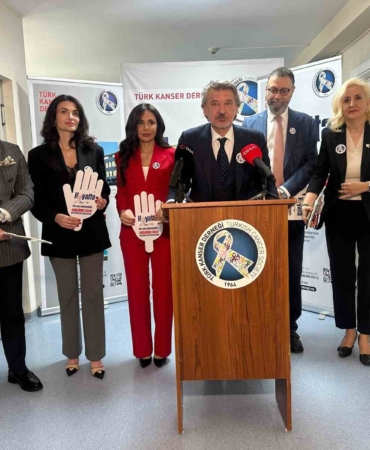 Kanserle mücadelede uzmanlardan kritik uyarı: "Stres, korku ve bastırılmış duygular kanseri tetikleyebilir"