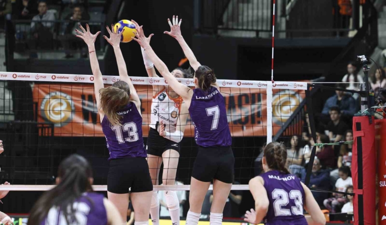 Eczacıbaşı Dynavit seride 1-0 öne geçti