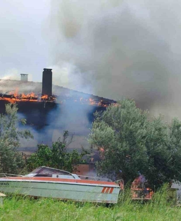 Ayvacık’ta villa yangını