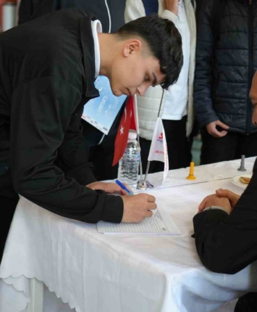 İş dünyasında devir değişti: Nitelikli personel arayan işveren öğrencinin ayağına gidiyor