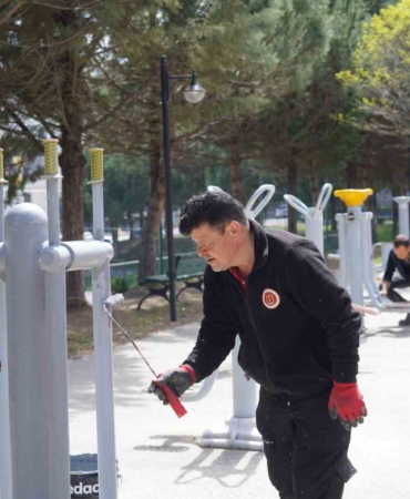 Bilecik’te park ve oyun alanlarına yeni kameriyeler yerleştirildi