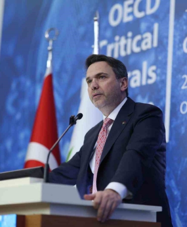 Bakan Bayraktar: ‘‘Türkiye’nin enerji dönüşümünün kalbinde kritik mineraller var’’