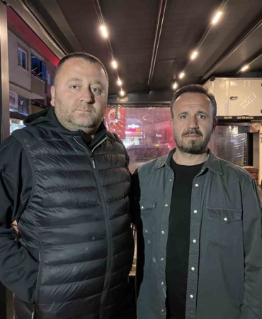 Bursa’da soluk borusuna yemek kaçan vatandaş Heimlich manevrasıyla kurtarıldı