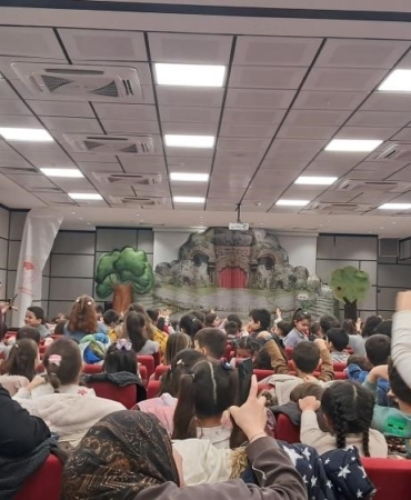 Okul öncesi öğrencileri ‘Akıllı Tavşan Momo’ müzikaline katıldı