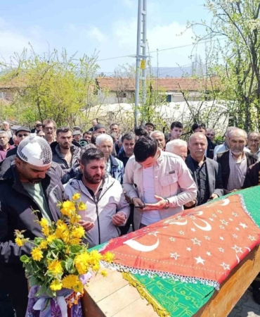 Kazada hayatını kaybetti, karnındaki çocuğu ile toprağa verildi