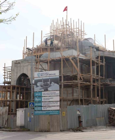 Kuruçeşme Merkez Cami şekilleniyor