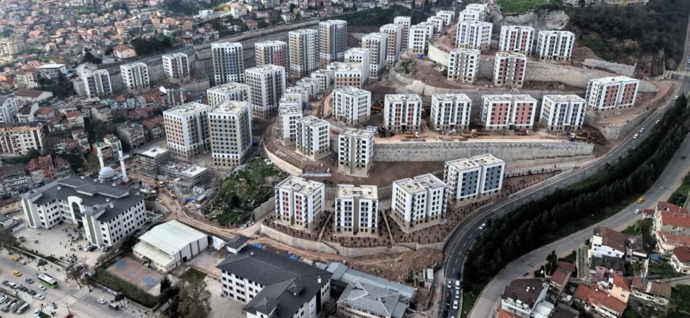 Cedit Kentsel Dönüşüm Projesi’nde çevre düzenlemesi devam ediyor