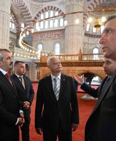 Bulgaristan İçişleri Bakanı Emil Dachev Selimiye Camii’ne hayran kaldı