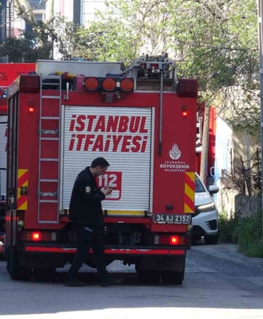 Tuzla’da giriş katında yangın paniği: Ev kullanılamaz hale geldi