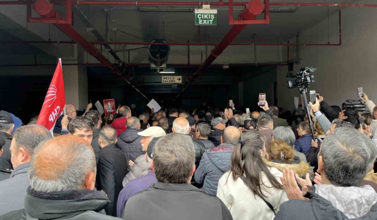 Bursa Büyükşehir Belediye Meclisi’ndeki seçim öncesi gerginlik yaşandı