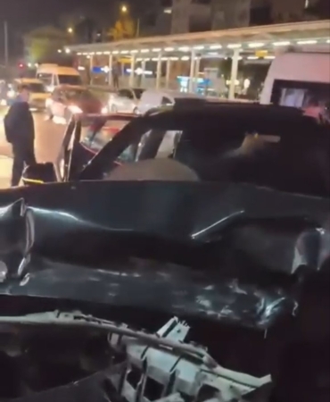 Bursa’da zincirleme kaza: 3 araç hurdaya döndü