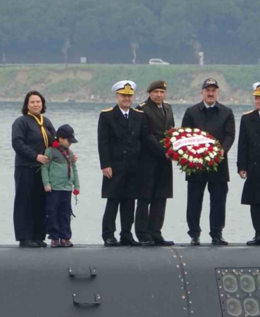 ’TCG Dumlupınar’ denizaltısında şehit olan 81 denizci için anma töreni düzenlendi