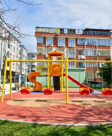 Esenyurt Belediyesi yangında zarar gören parkı yeniledi