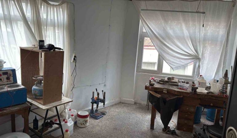 Fatih’te sahte altın imalatına operasyon: 1 kişi yakalandı