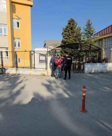 Edirne’de lisede turnikeli güvenlik sistemi