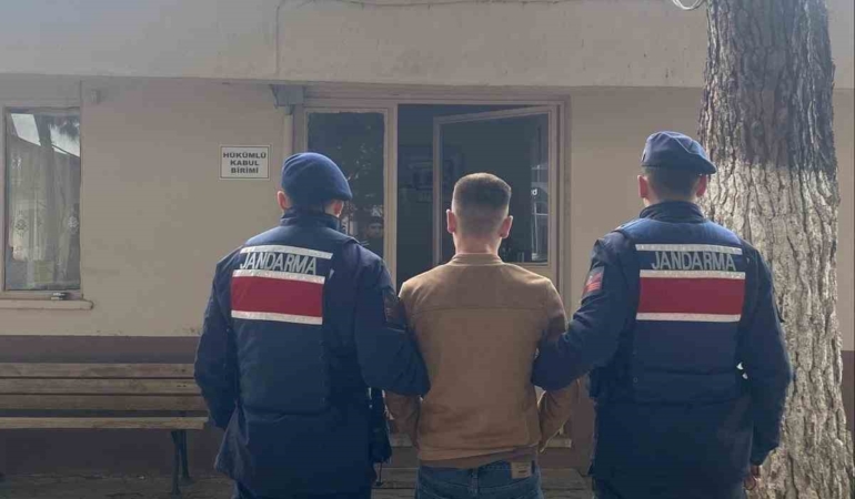 Çanakkale’de farklı suçlardan aranan 15 kişi tutuklandı