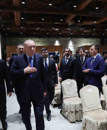 Cumhurbaşkanı Erdoğan: "İmalatçı ihracatçılarımızda vergiyi yüzde 9’a indiriyoruz"