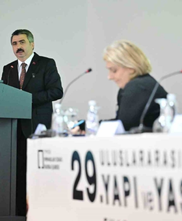 Yıldırım geleceği inşa ediyor