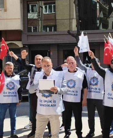 Öz İplik İş’ten Ar Leder önünde basın açıklaması