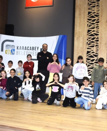 Karacabey Belediyesi çocuk tiyatro ekibi kuruldu