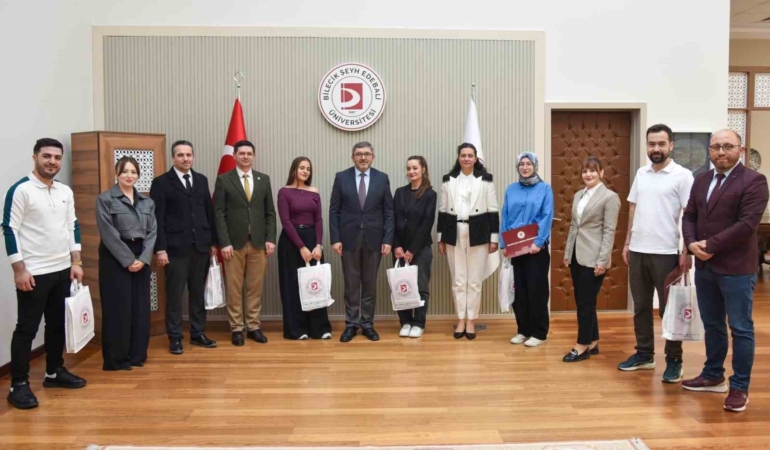 BŞEÜ’de 62. Kütüphane Haftası töreninde ödüller sahiplerini buldu