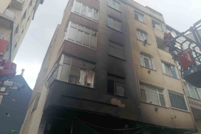 Gaziosmanpaşa’da hurdacıda yangın