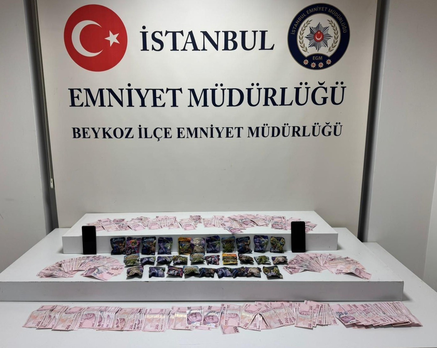 Beykoz’da narkotik köpeği "zula"yı affetmedi: 236 gram marihuana ve 64 bin TL ele geçirildi