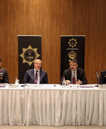 Çanakkale’de Bakan Yardımcısı Çelik’in katılımıyla narkotik suçlarla mücadele değerlendirmesi yapıldı