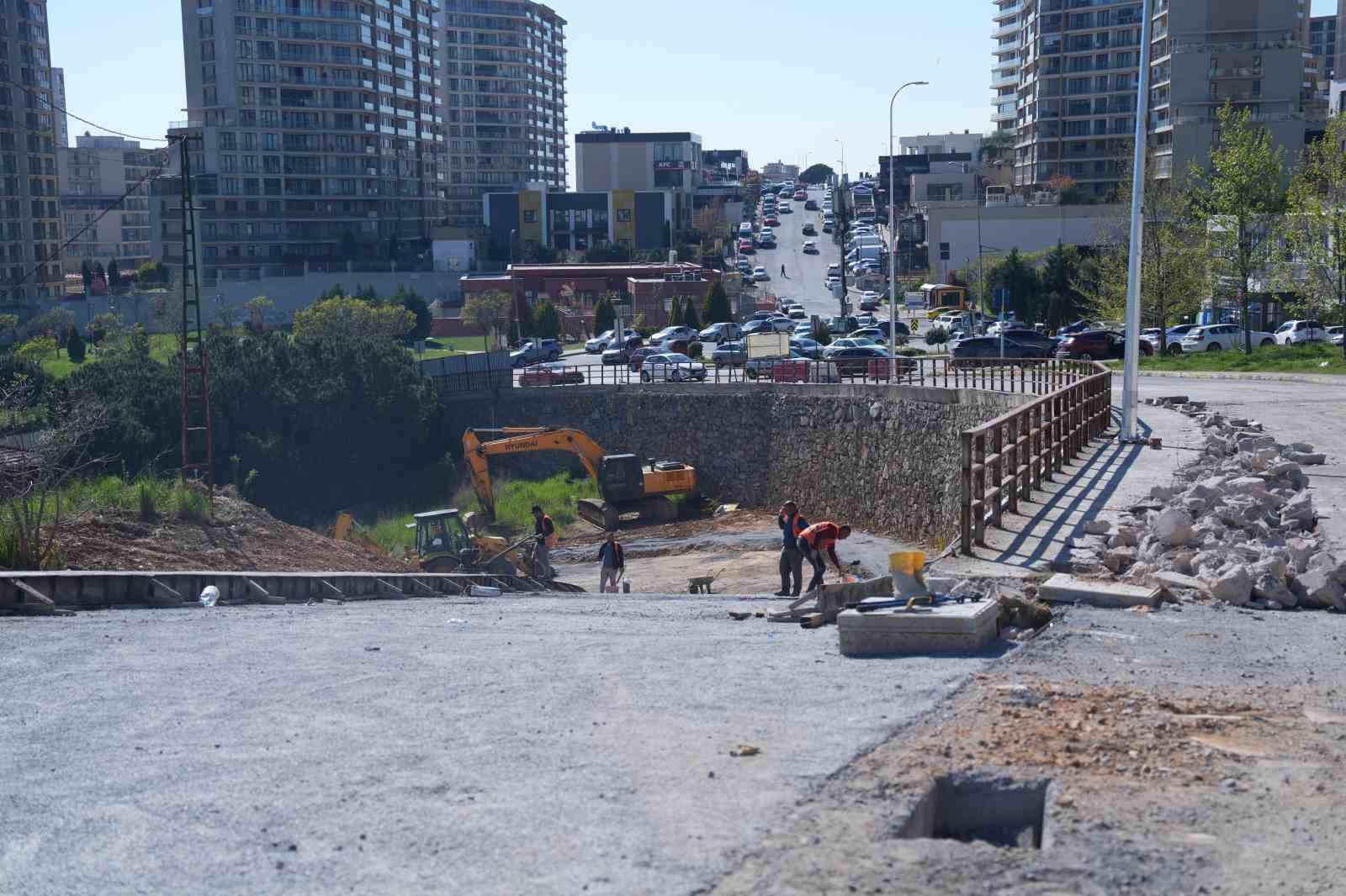 Tuzla’da 10 yıllık Menzil Sokak sorunu sona eriyor
