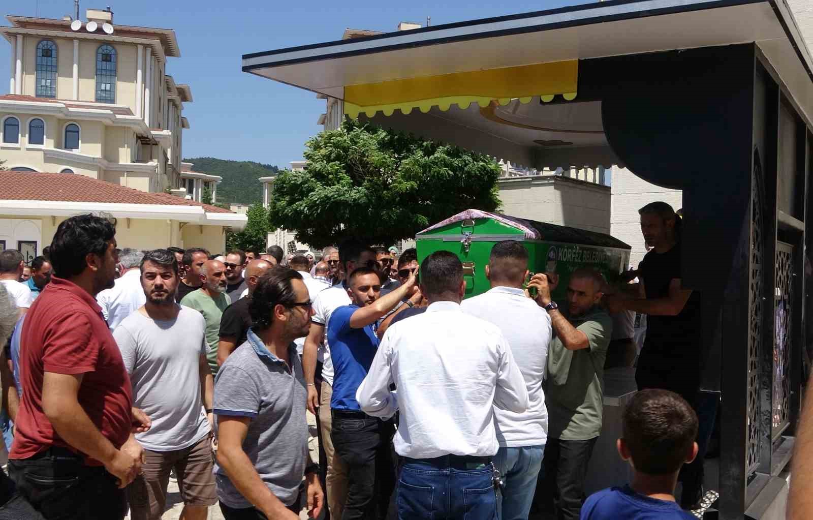 TEM’de yakıtı biten araca ve çekiciye çarpmıştı, 2 ölümlü kazanın cezası belli oldu
