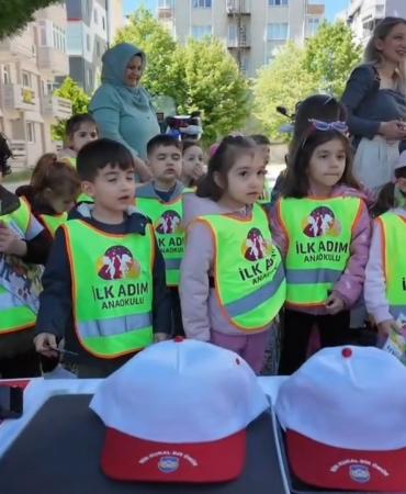 Kırklareli’nde miniklere uygulamalı trafik eğitimi
