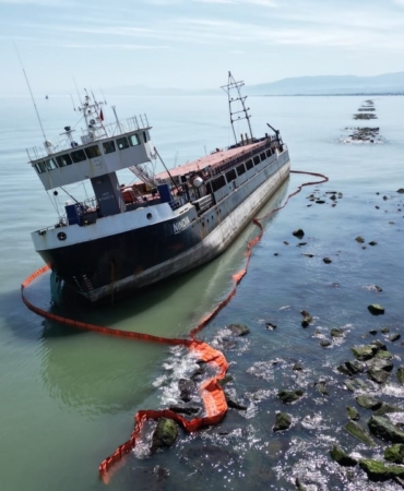 Karaya oturan gemide sızıntı riski: Karadeniz için önlem alındı