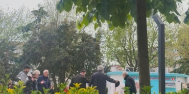 Parkta iki yaşlı adam arasında yumruklu kavga: 1 yaralı
