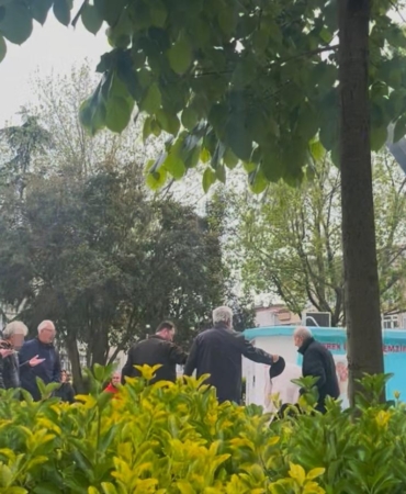 Parkta iki yaşlı adam arasında yumruklu kavga: 1 yaralı