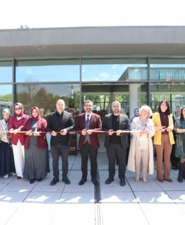 İnesmek yağlı boya kursiyerlerinin eserleri görücüye çıktı