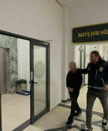 Evlerden hırsızlık yapan şüpheli kiralık araçla kaçarken yakalandı
