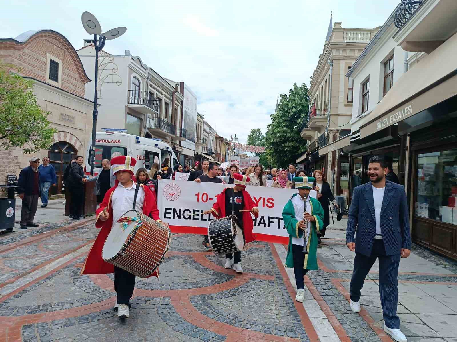 Edirne’de Engelliler Haftası kutlamalarında renkli görüntüler oluştu