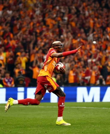 Victor Osimhen bu sezonki gol sayısını 22’ye çıkardı