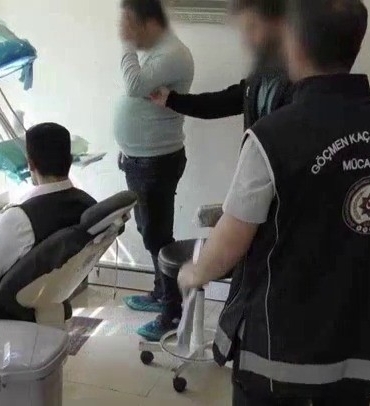 Bursa’da sahte doktor çetesi çökertildi... Evleri kaçak kliniğe çevirmişler