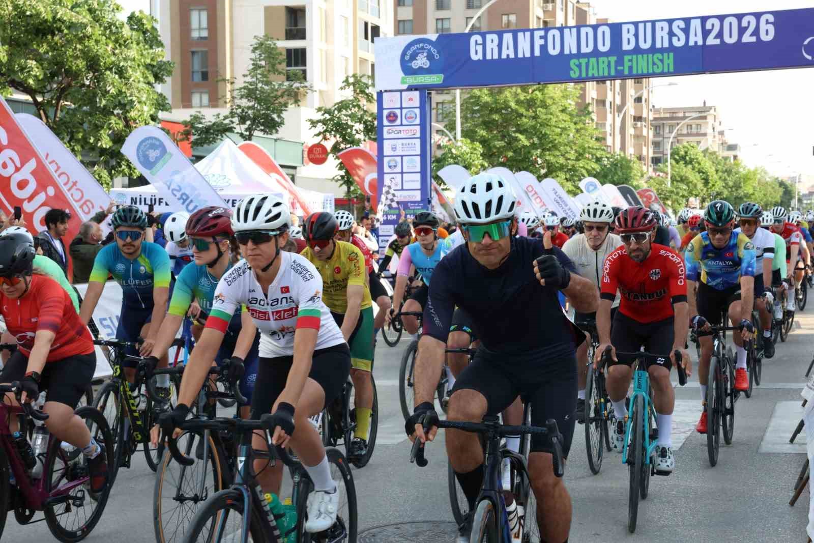 Bursa’da pedallar ’Daha Fazla Kadın Yarışmacı’ için döndü