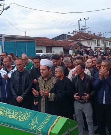 Bilecik siyasetinin unutulmaz isimlerinden Nazmi Ceyhan son yolculuğuna uğurlandı
