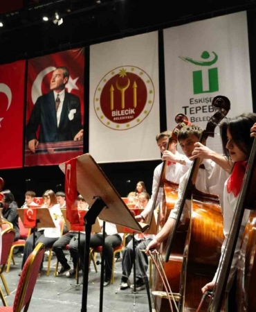 Çocuk Senfoni Orkestrası’nın konseri ayakta alkışlandı