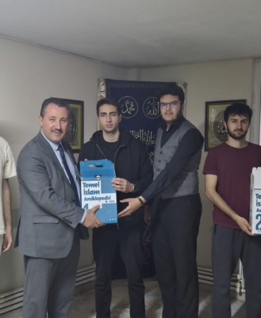 Müftü Dilek, KYK öğrencileriyle bir araya geldi