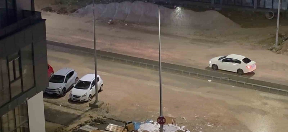 Edirne’de sağanak etkili oldu: Caddeler göle döndü