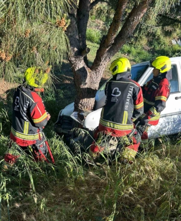 Burhaniye’de şarampole düşen otomobilin sürücü yaralandı